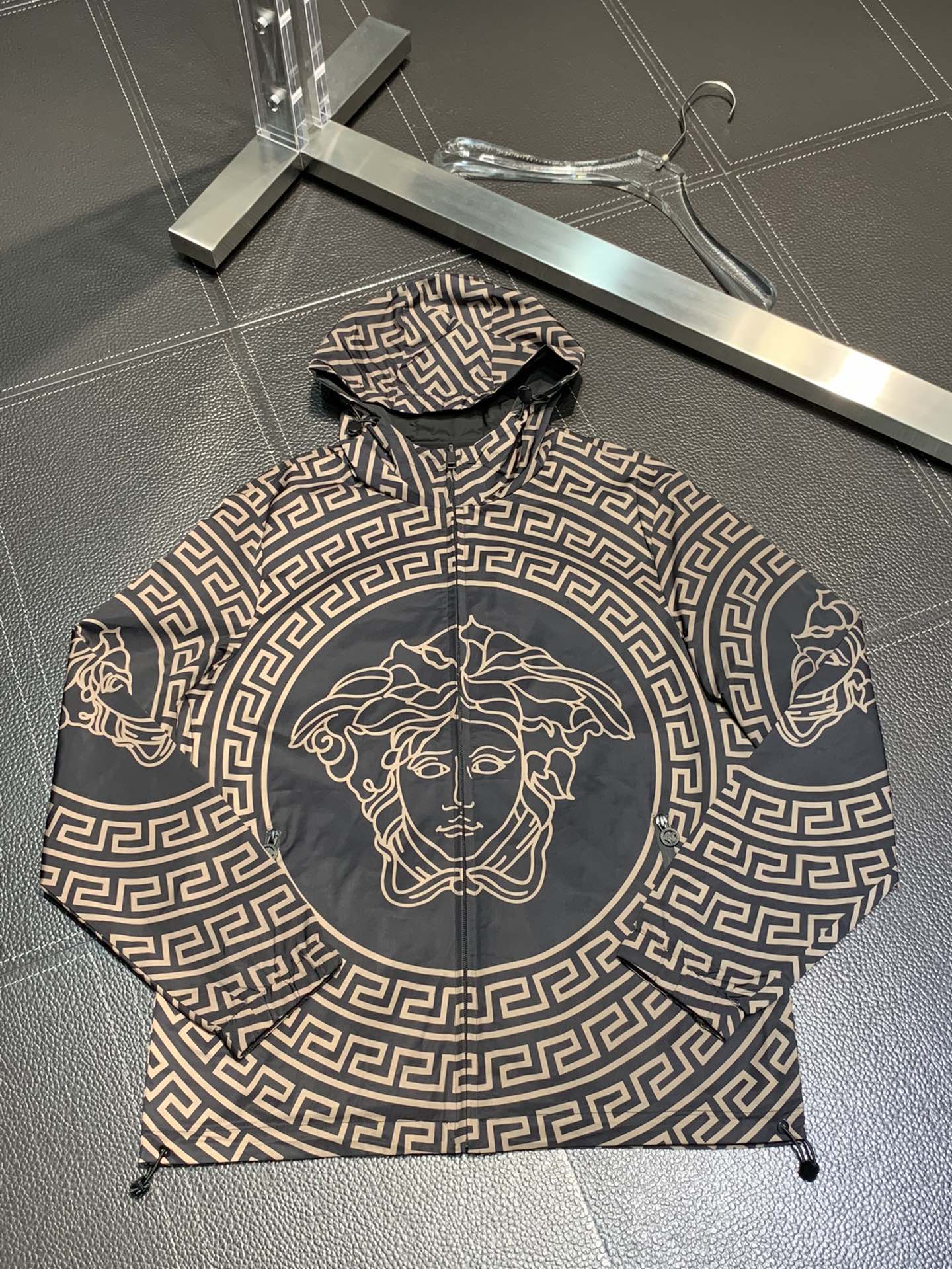 「激安通販品」versace アウターｎ級品 洋服 ハンサム 通勤 ファッション メンズ 両面兼用 ブラック_2