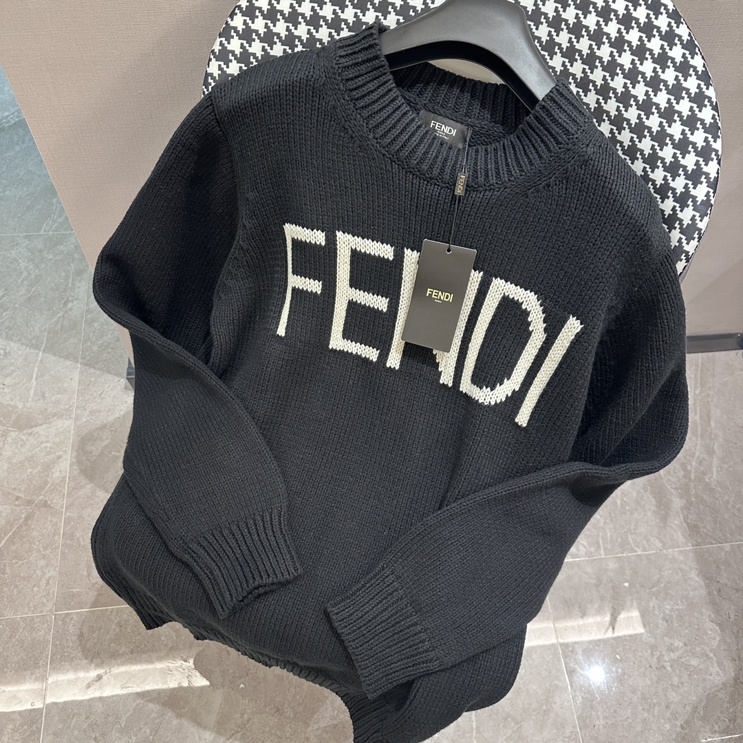 FENDIフェンディエッセンシャリースーパーコピー 短袖シャツ 純綿セーター 柔らかい 品質保証 ブラック_1