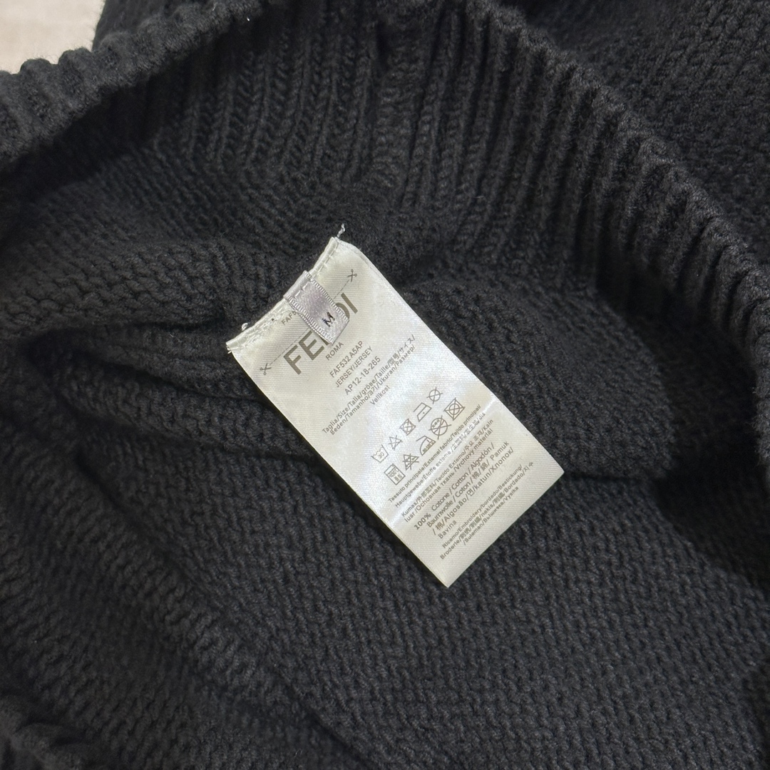 FENDIフェンディエッセンシャリースーパーコピー 短袖シャツ 純綿セーター 柔らかい 品質保証 ブラック_4