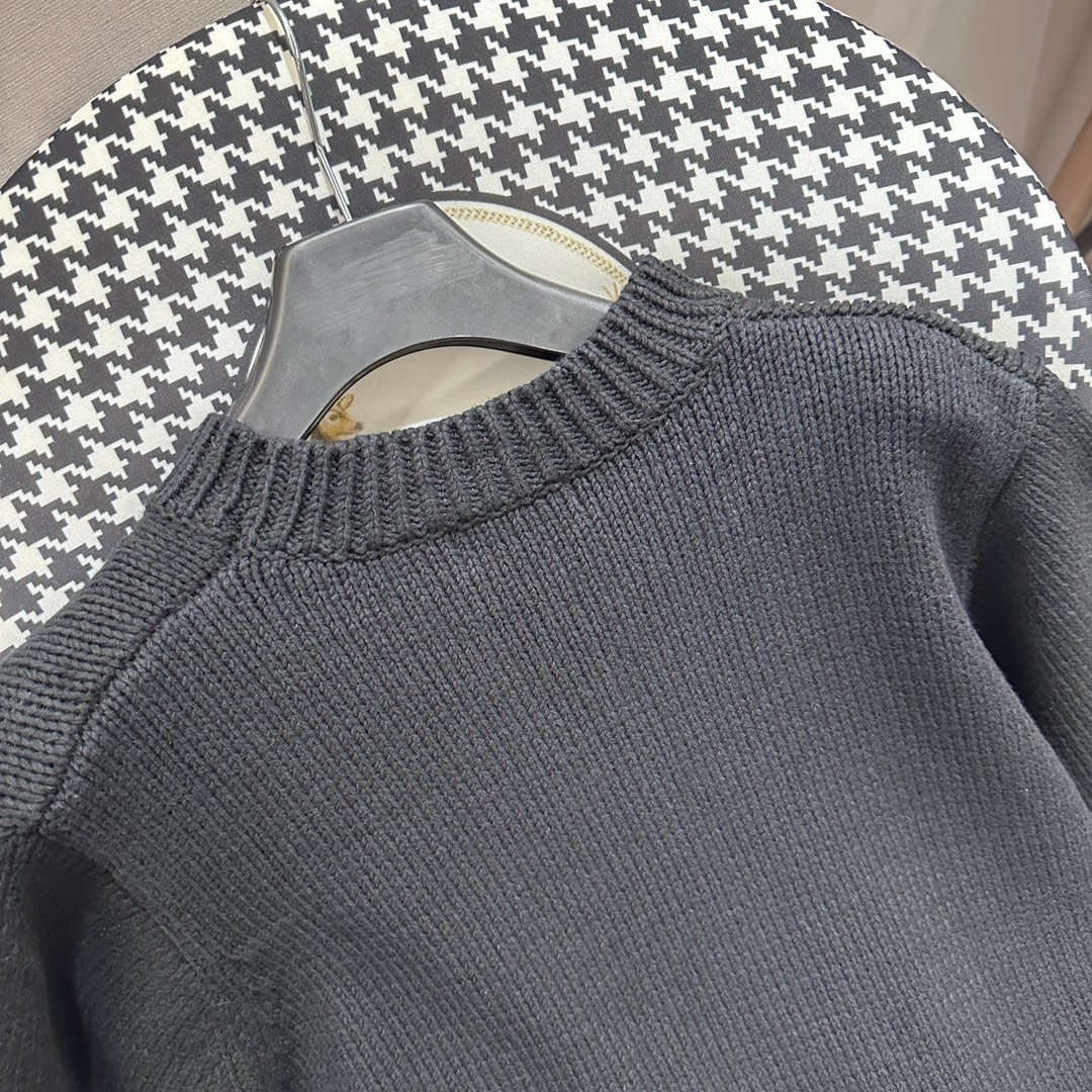 FENDIフェンディエッセンシャリースーパーコピー 短袖シャツ 純綿セーター 柔らかい 品質保証 ブラック_6