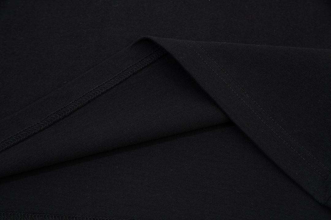 FENDIフェンディtシャツコピー 短袖シャツ 純綿トップス 通気性いい 23年新品 シンプル ブラック_6