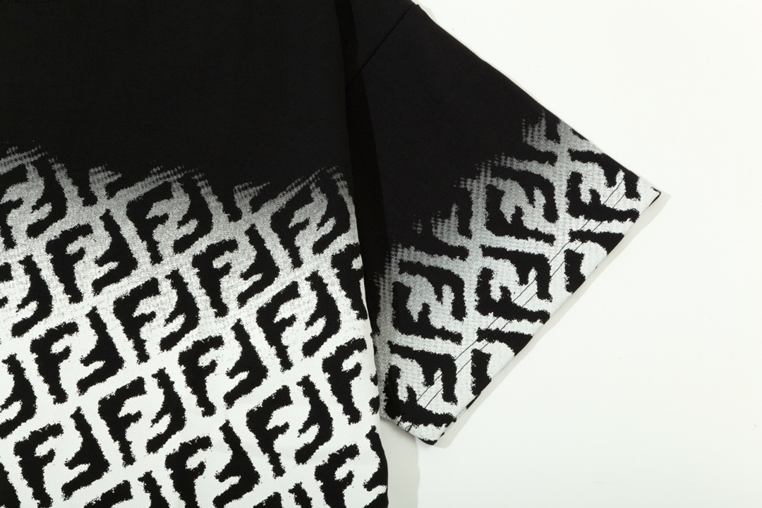 FENDIフェンディネクタイピンスーパーコピー 短袖 純綿Ｔシャツ 通気性いい FFのプリント 男女兼用 ブラック_3