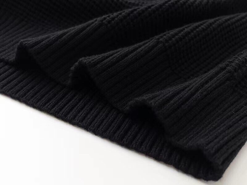 おすすめ品！フェンディのロゴ偽物 ゆったり長袖セーター 純綿 シンプル 暖かい 快適 柔らかい ブラック_3