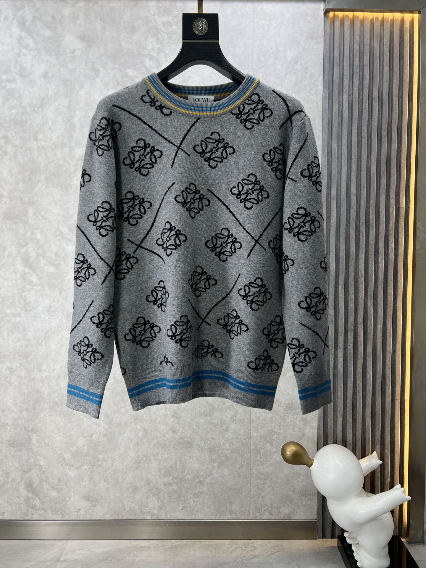新品‼ロエベ 本物かどうかコピー 暖かい 純綿トップス 長袖セーター ファッション グレイ_1