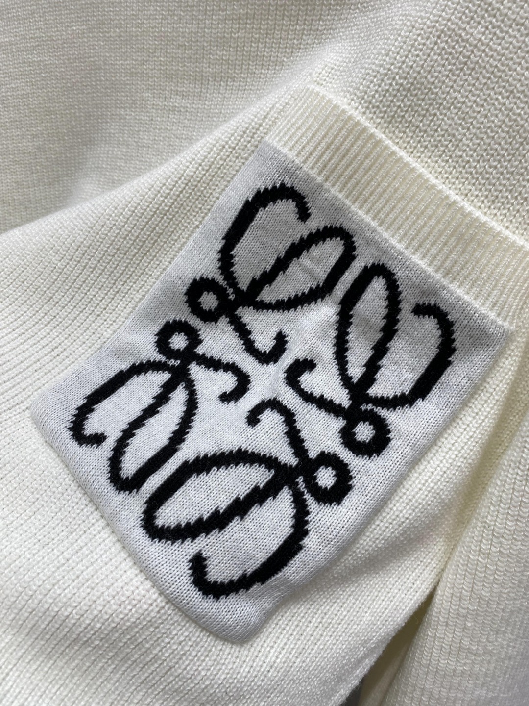 ロエベ 素材コピー 暖かい トップス 長袖セーター シンプル 品質保証 ファッション ホワイト_5