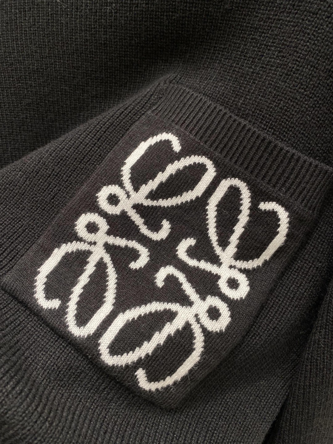 ロエベ 知恵袋スーパーコピー 暖かい トップス 長袖セーター シンプル 品質保証 ファッション ブラック_5