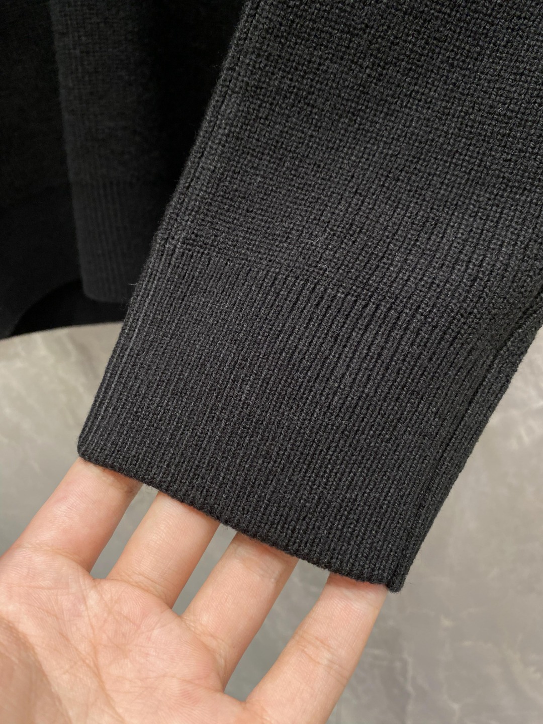 ロエベ 知恵袋スーパーコピー 暖かい トップス 長袖セーター シンプル 品質保証 ファッション ブラック_6