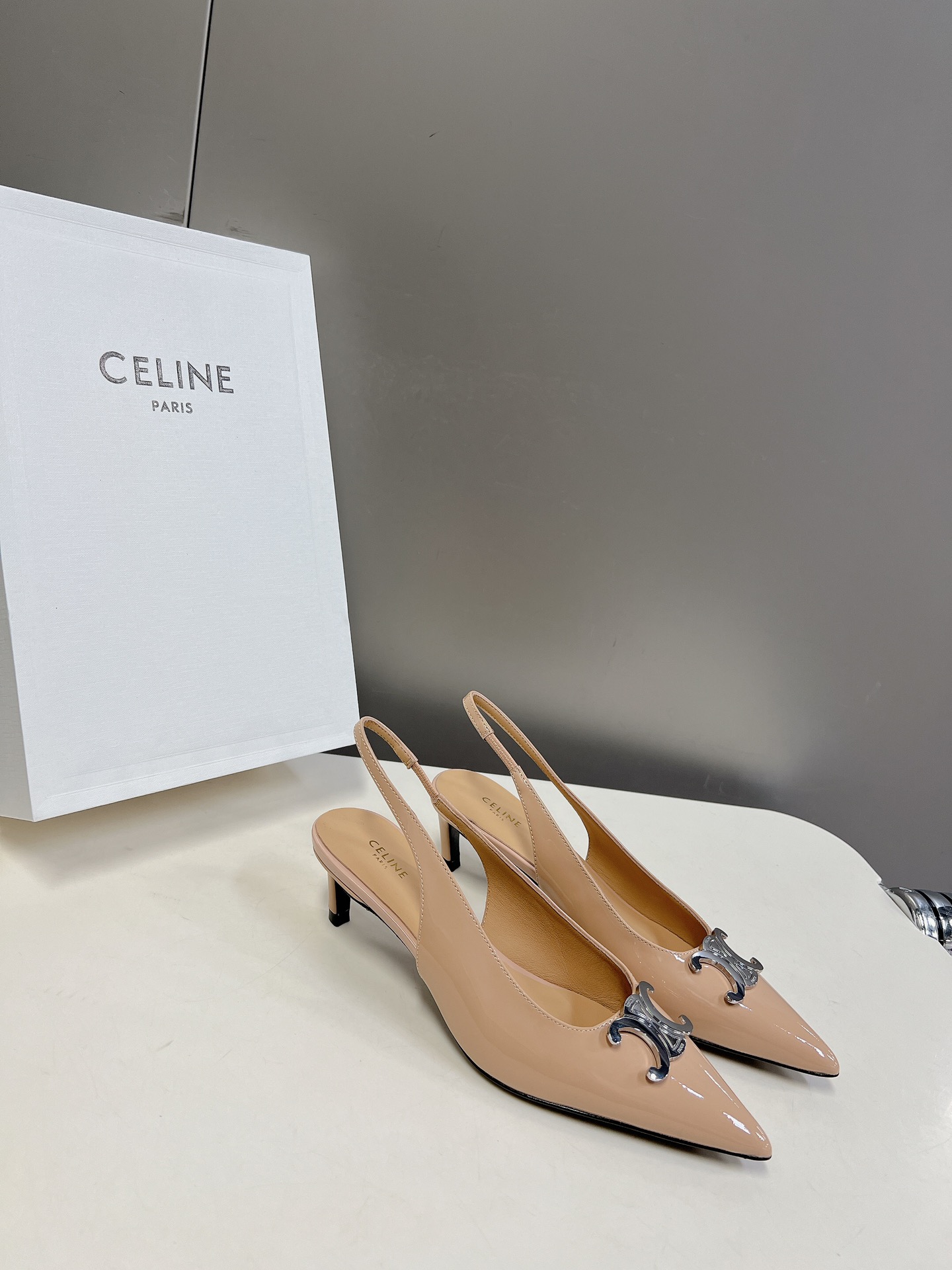 CELINEセリーヌ セーズソフト偽物 ハイヒール 軽量  レディースシューズ レザー ピンク_2