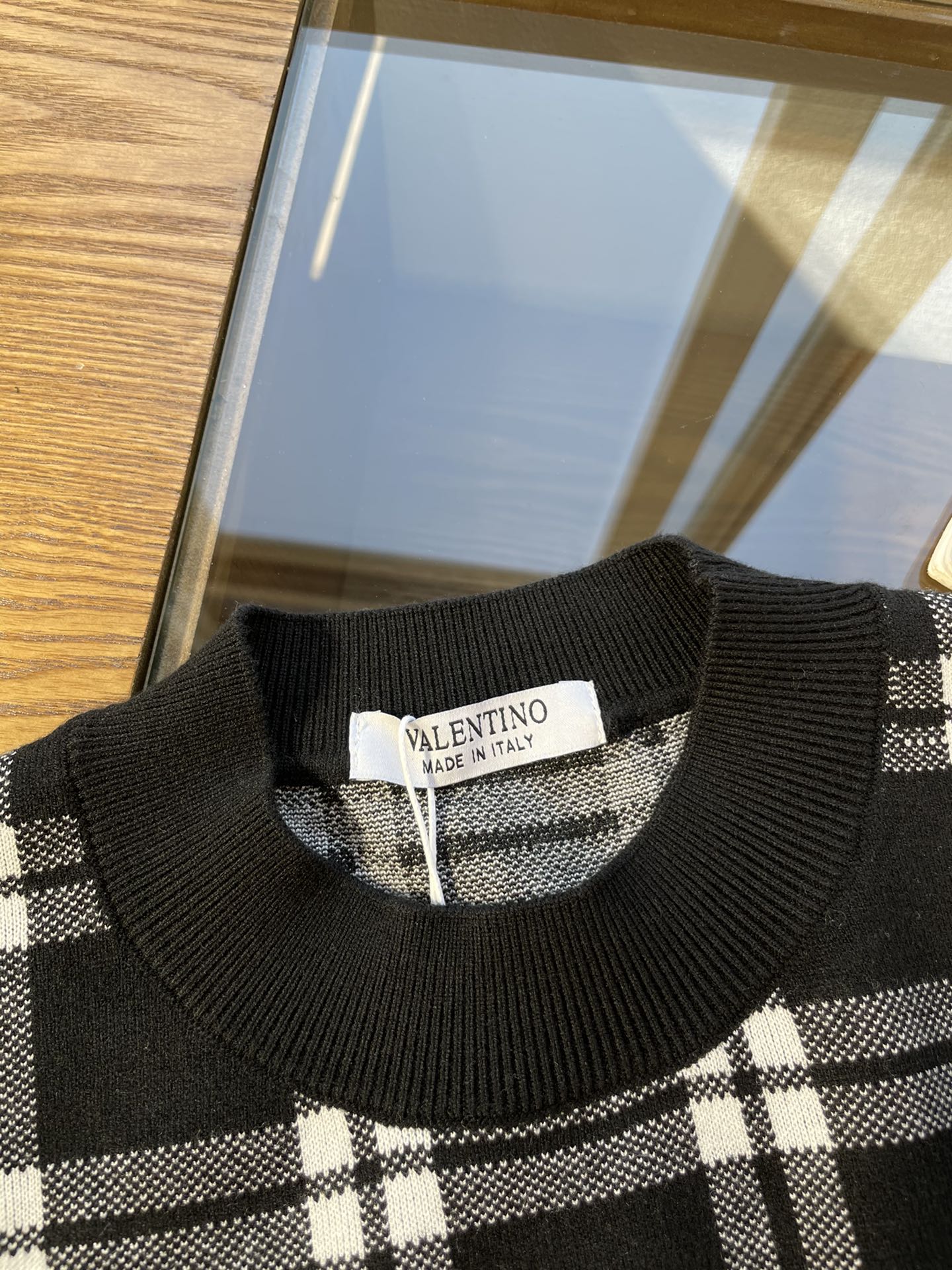 特別なセーター ヴァレンティノトレーナーｎ級品 格子模様 長袖トップス 暖かくて柔らかい ファッション ブラック_4