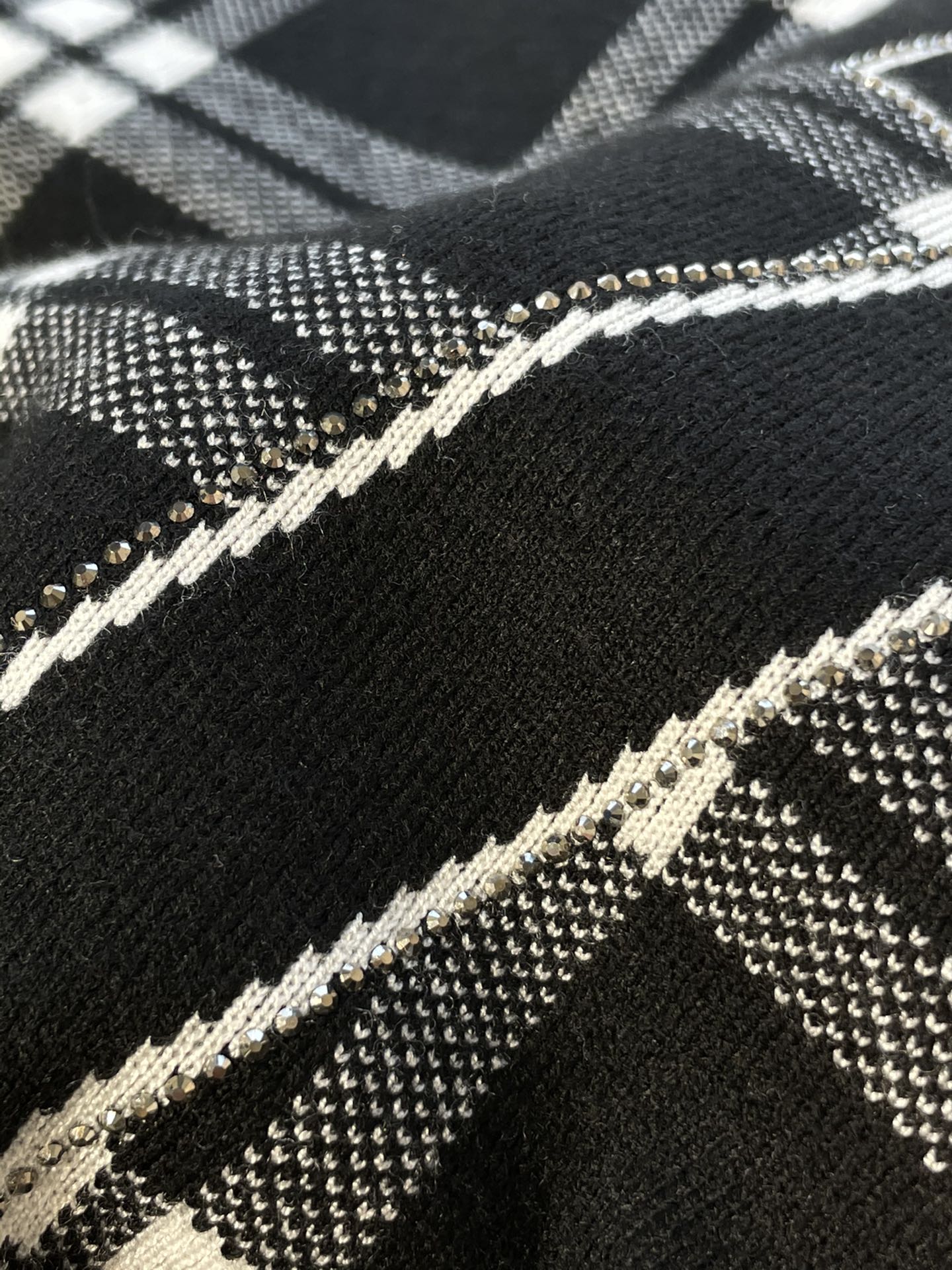 特別なセーター ヴァレンティノトレーナーｎ級品 格子模様 長袖トップス 暖かくて柔らかい ファッション ブラック_6