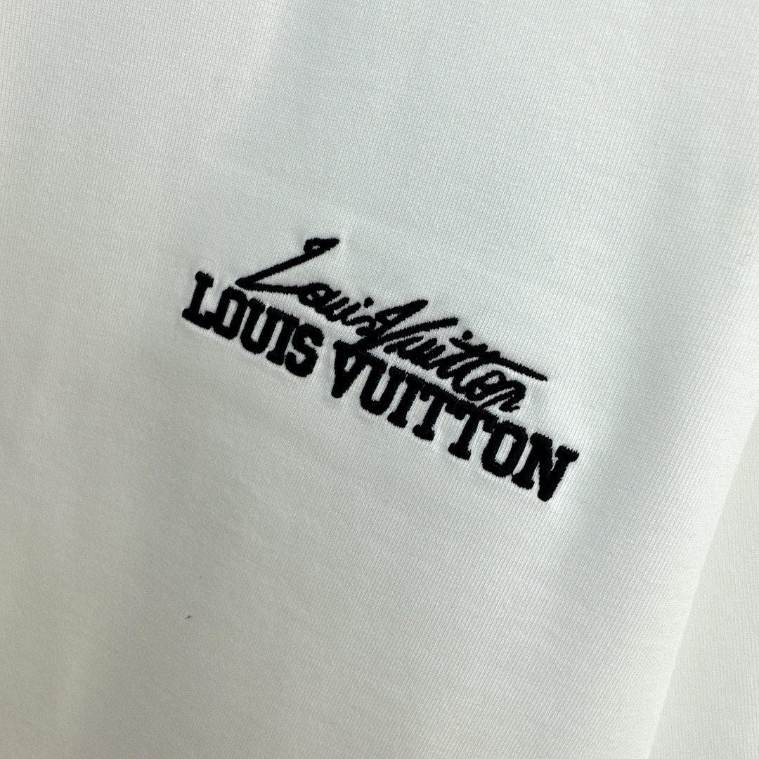 数量限定得価ルイヴィトンのシャツn級品 ロゴ刺繍入りの半袖Tシャツ_4