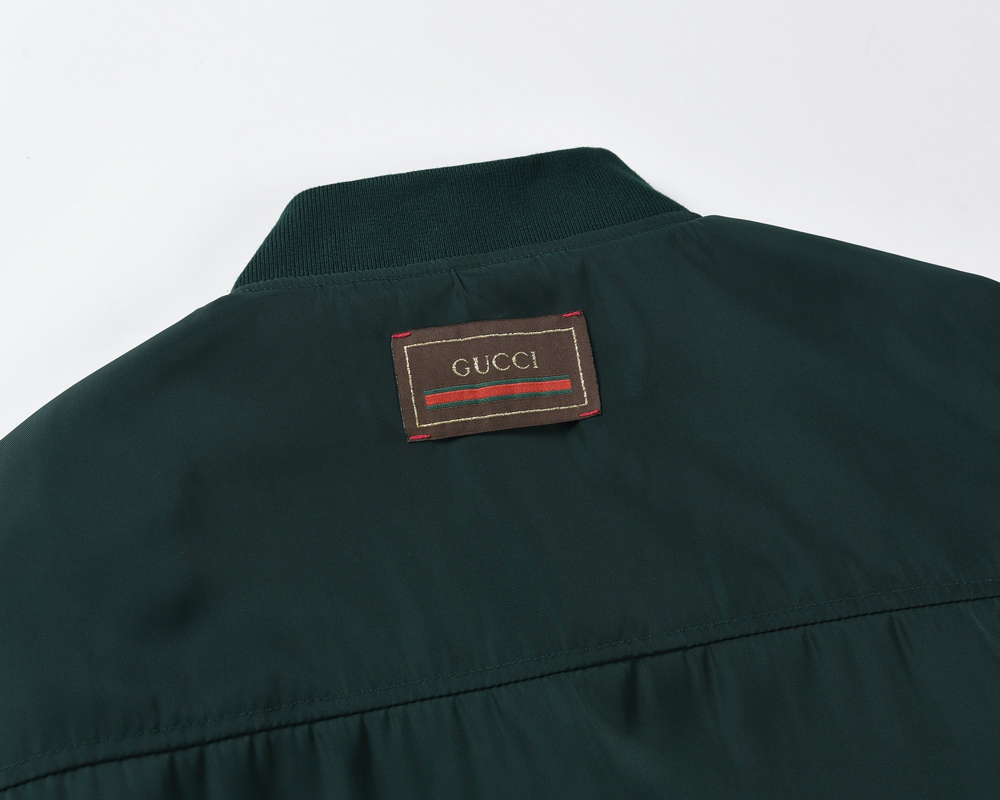 爆買い豊富なグッチアウターレディーススーパーコピー 両面着用可能な中綿ジャケットコート 品質保証 ブラック_3