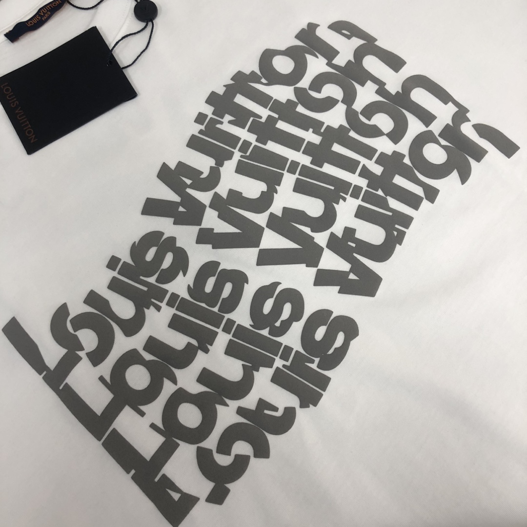 HOT100%新品メンズ ルイヴィトンtシャツスーパーコピ ー ラウンドネック半袖Tシャツ_3