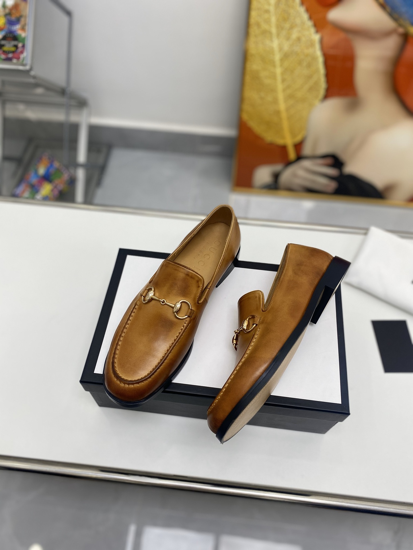 グッチの靴のサイズｎ級品 高級感 レザー 新販売 ビジネスシューズ メンズ 革靴表面 ブラウン_4