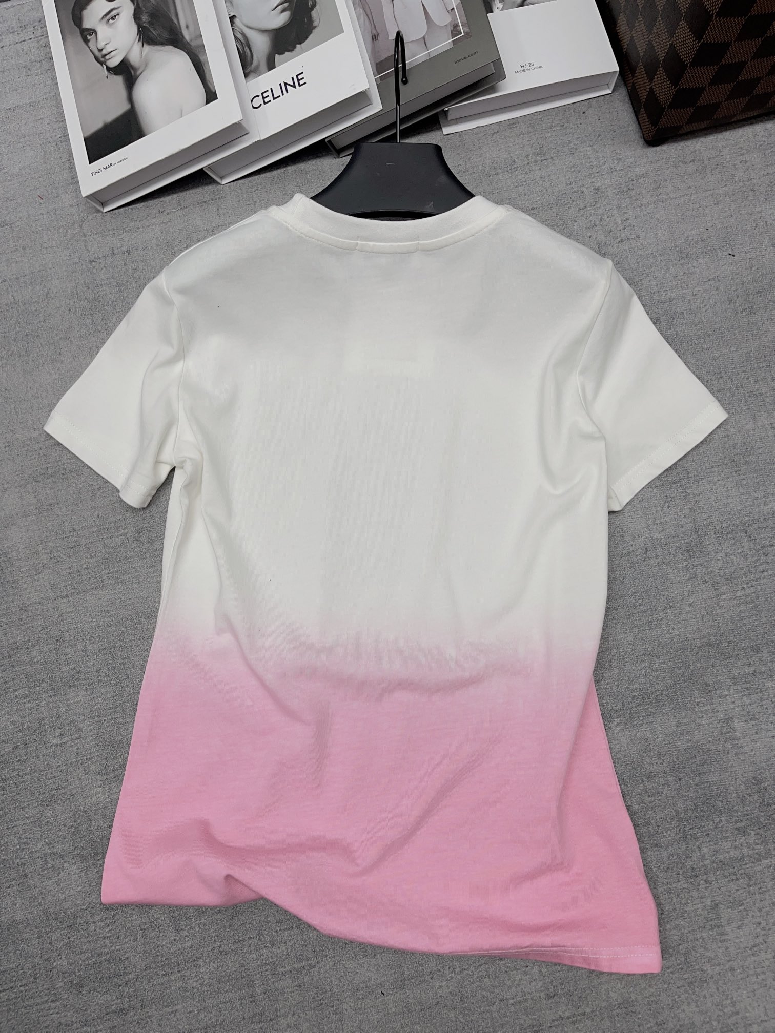 オシャレにお得100%新品シャネルTシャツ偽物 ラウンドネックの半袖Tシャツ_4