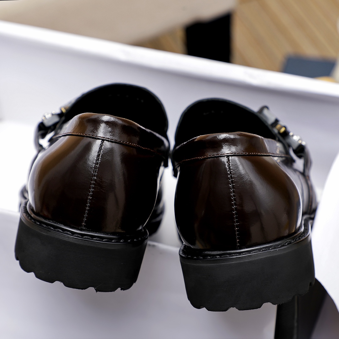 新品！ディオール 靴 レディース偽物 革靴  高級紳士靴 メンズ ビジネス 軽量・防水 高級レザー 深いレッド_5