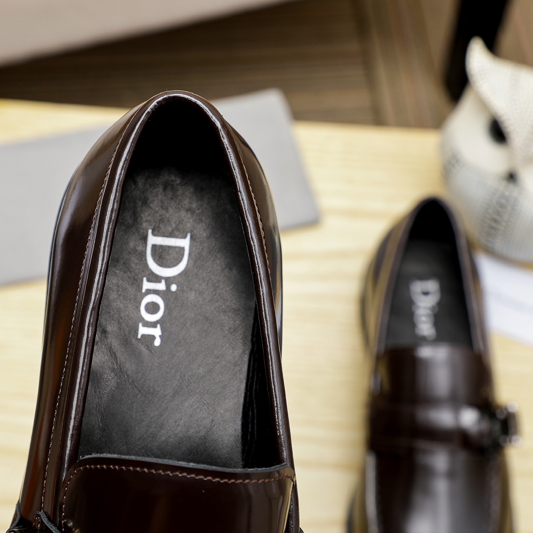 新品！ディオール 靴 レディース偽物 革靴  高級紳士靴 メンズ ビジネス 軽量・防水 高級レザー 深いレッド_6