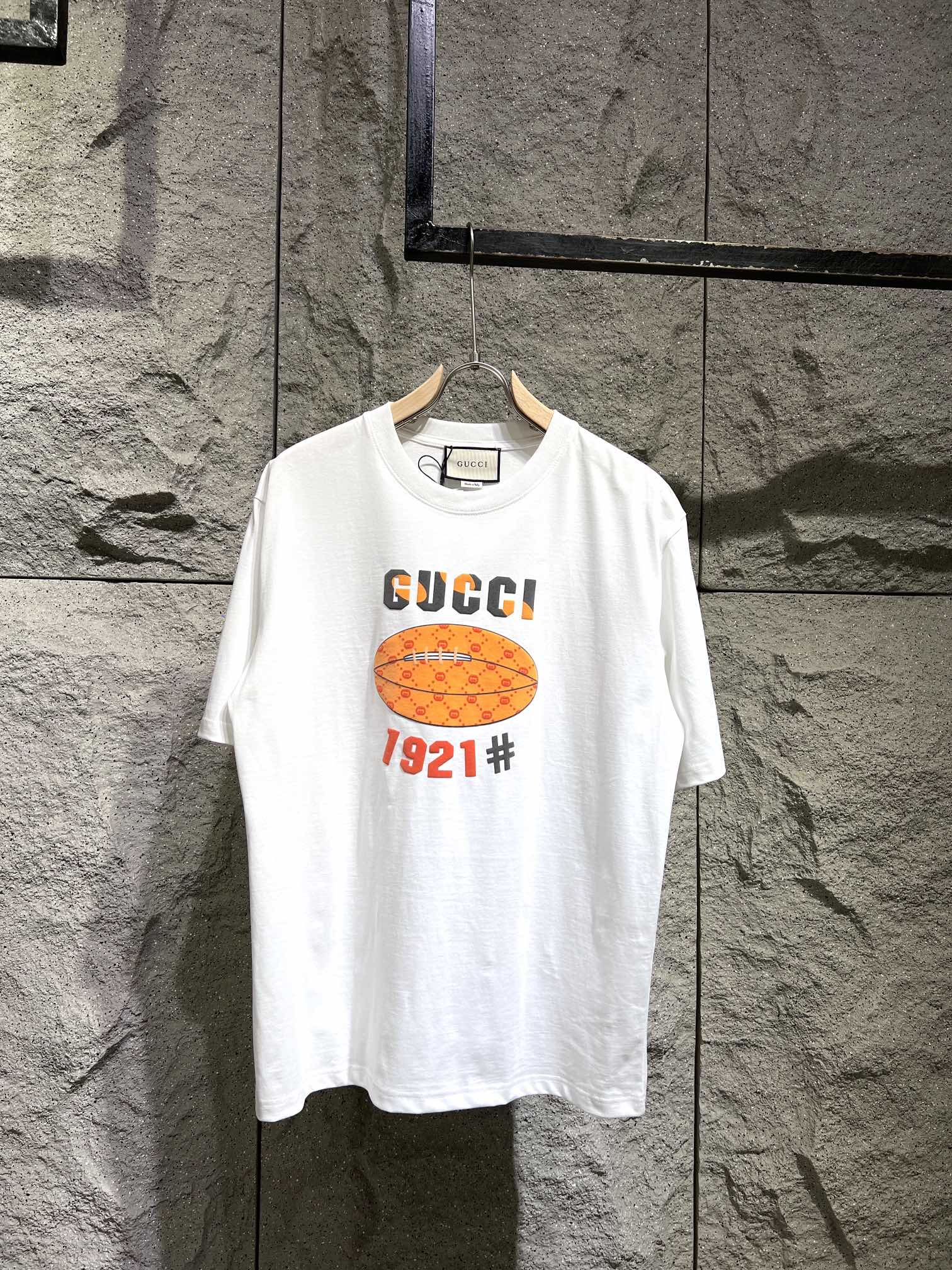 最新作gucci 半袖シャツ偽物	Tシャツおしゃれなトレンドスタイル_1