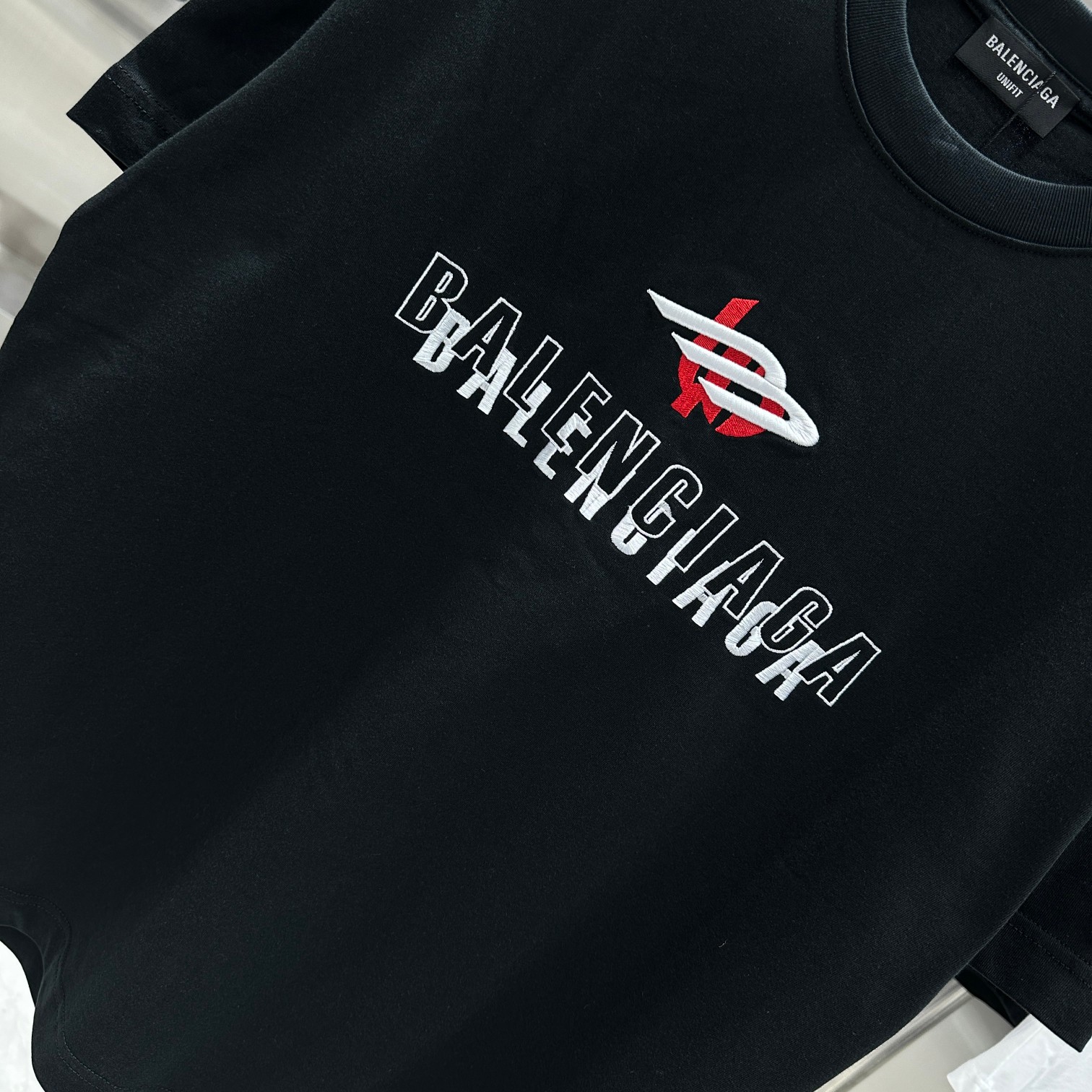 バレンシアガ2024新作スーパーコピー半袖Tシャツコットンブラック柔らかい花柄レディースメンズ_5