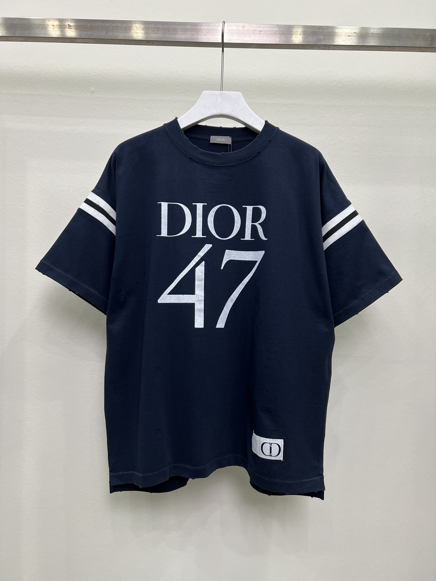 2023定番人気ディオール半袖偽物 純綿Tシャツの半袖  1947年のロゴ_1