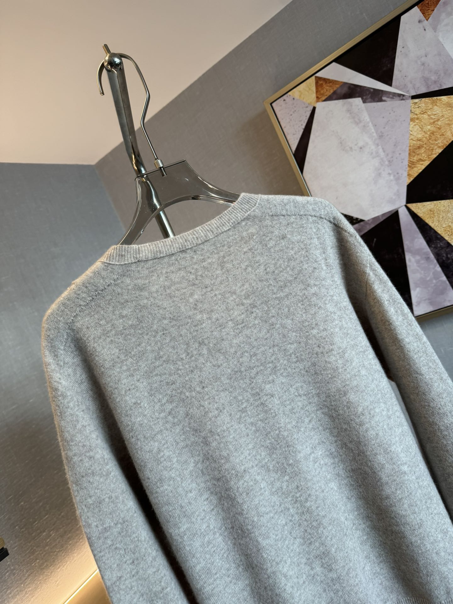 fendi ティー シャツｎ級品 柔らかくて暖かい  トップス シャツ メンズ ウール V形 2色可選 グレイ_5