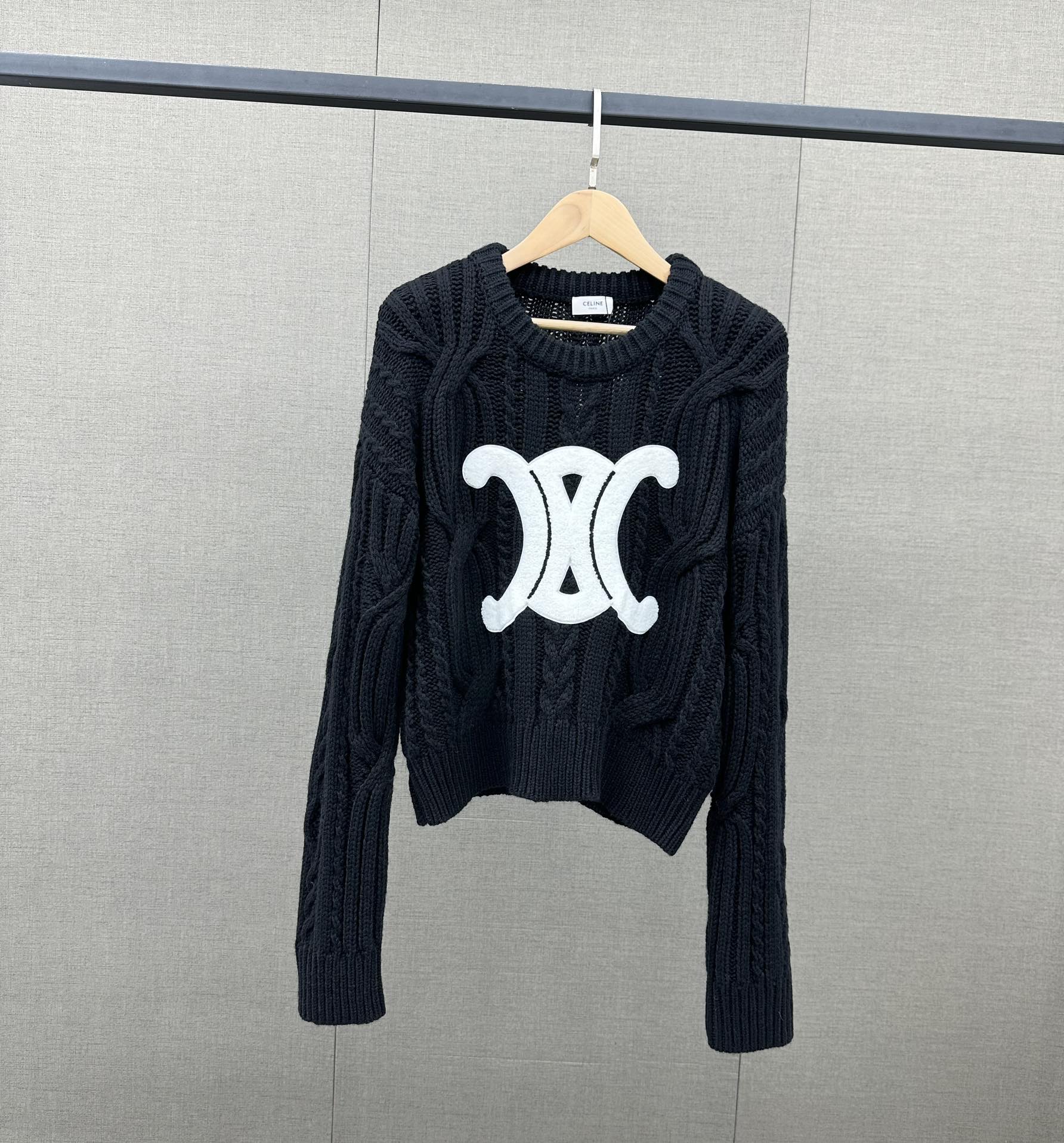 セリーヌ シャツ レディースｎ級品 大きなロゴ セーター トップス 純綿 暖かい シンプル ブラック_1