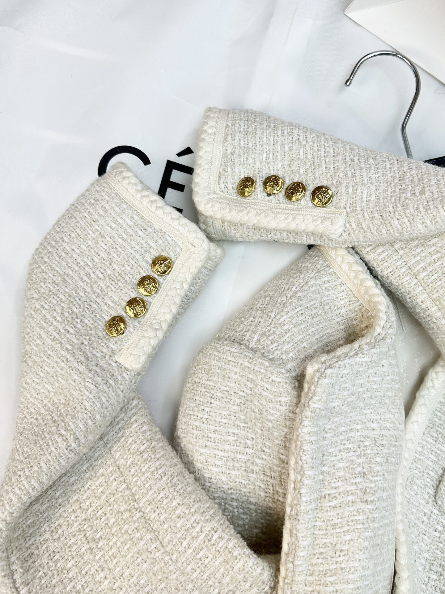 celine 上 着偽物 高級感 アウター おしゃれセーター 暖かい 柔らかい 品質保証 ホワイト_6