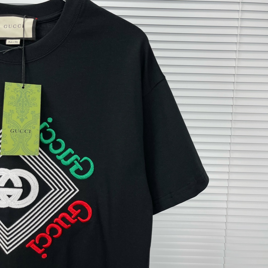 グッチスーパーコピー半袖Tシャツコットンブラック柔らかい花柄ふわふわ_4