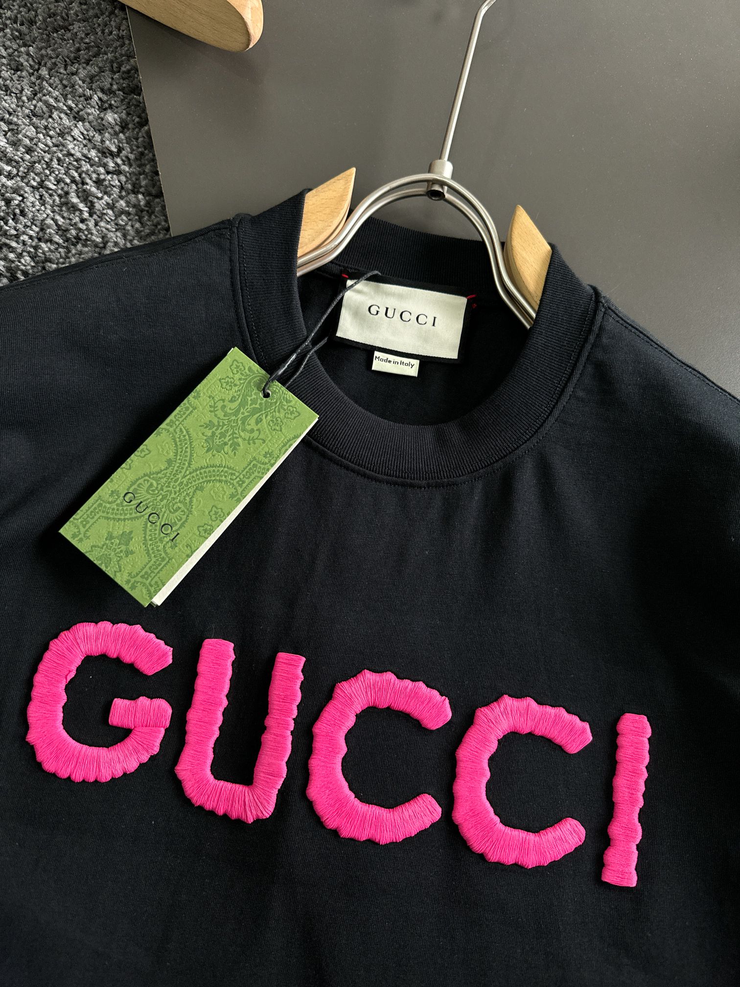 グッチGUCCI限定スーパーコピー半袖Tシャツコットンブラック柔らかい花柄レディースメンズ_3