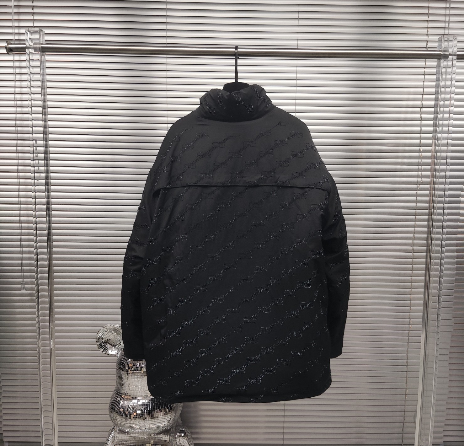 おすすめ品 バレンシアガ上着ｎ級品 ジャケット 暖かい 防風  シンプル ランニング 防水 ブラック_2