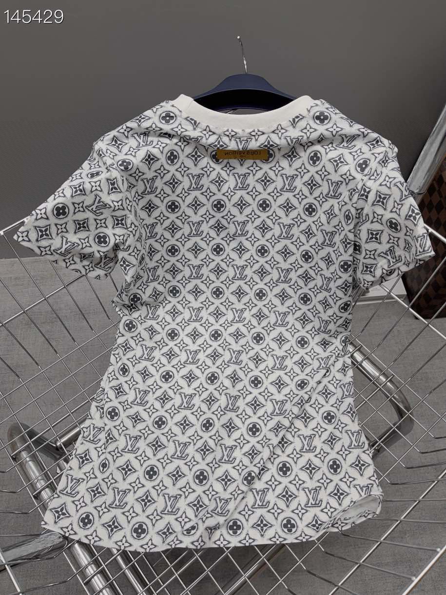 最新作ルイヴィトンロゴ半袖Ｔシャツ偽物　フルプリントのロゴ入り半袖Tシャツ_5