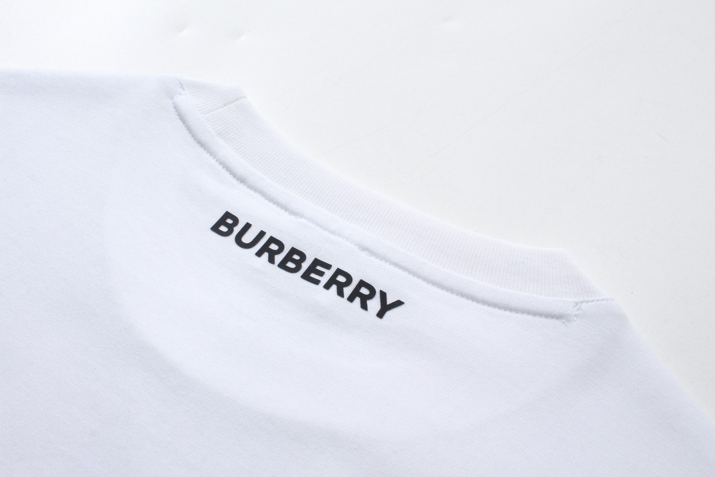 バーバリー BURBERRY限定 スーパーコピー 半袖 Tシャツ コットン ホワイト 柔らかい 高級 花柄_6