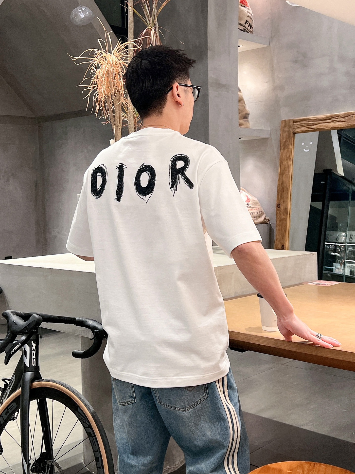 ディオール DIOR限定 スーパーコピー 半袖 Tシャツ コットン ホワイト 柔らかい 高級 花柄_4