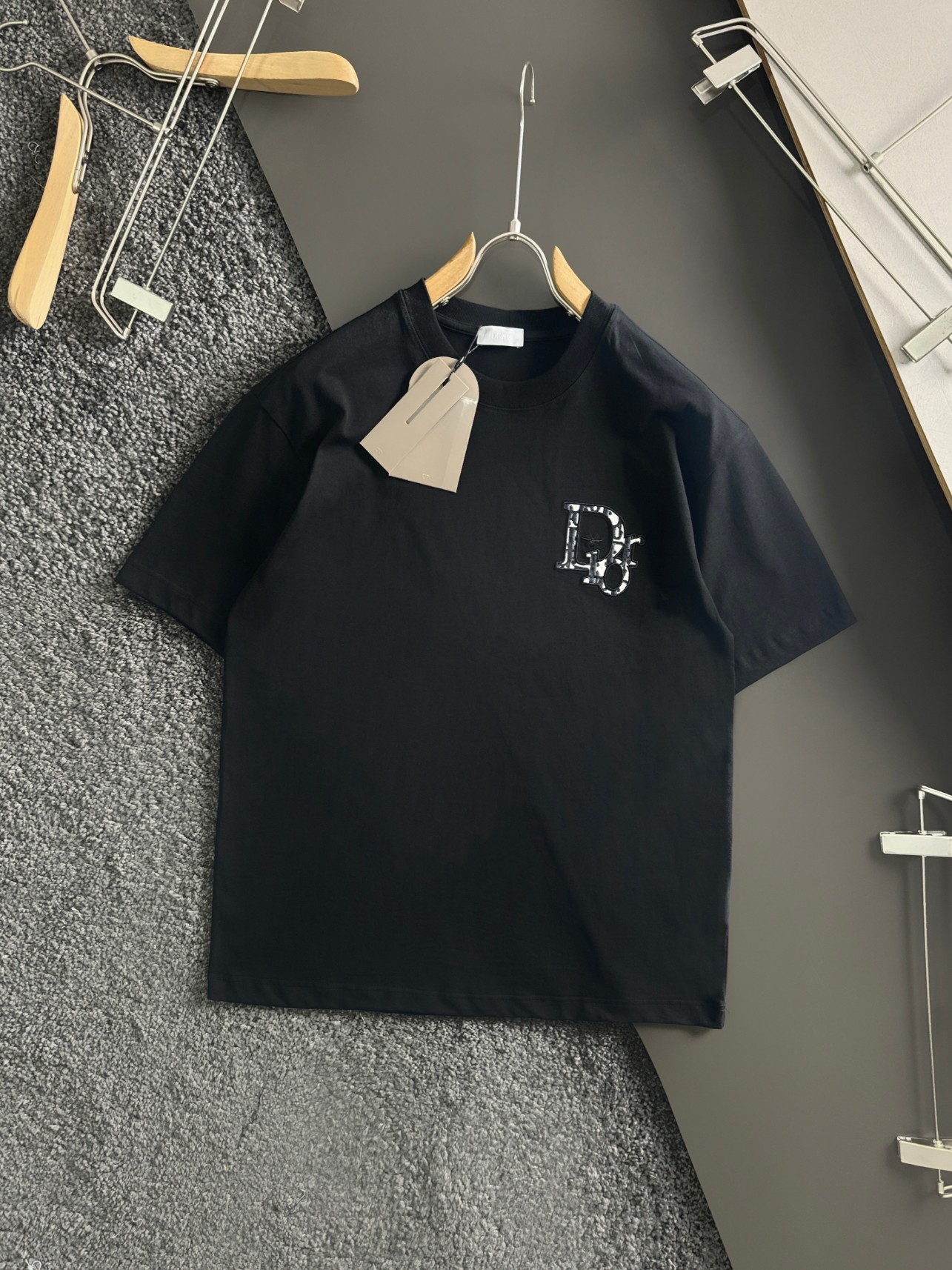 ディオール DIOR限定 スーパーコピー 半袖 Tシャツ コットン ブラック 柔らかい 高級 花柄_1