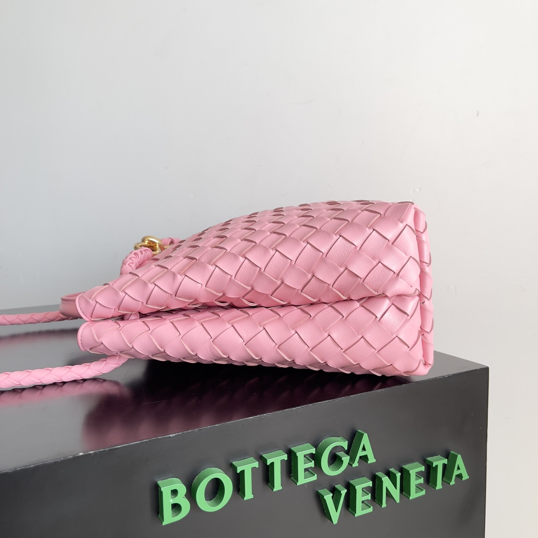 ボッテガヴェネタ 定番人気物 コピー バッグ レザー ピンク 軽量 ショルダーバッグ 大容量_2