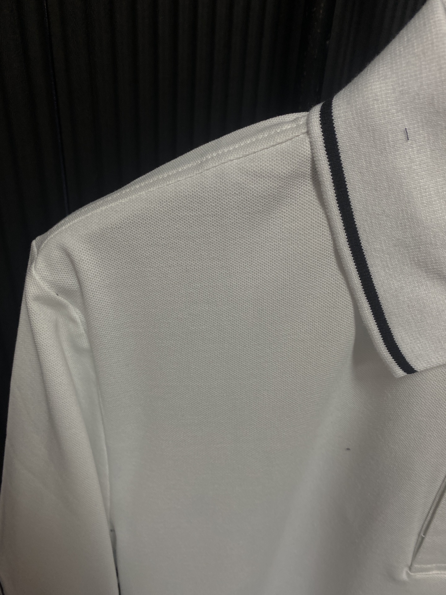 フェンディ 2024新作 スーパーコピー 半袖 Tシャツ コットン ホワイト 柔らかい 高級 ポロシャツ_3