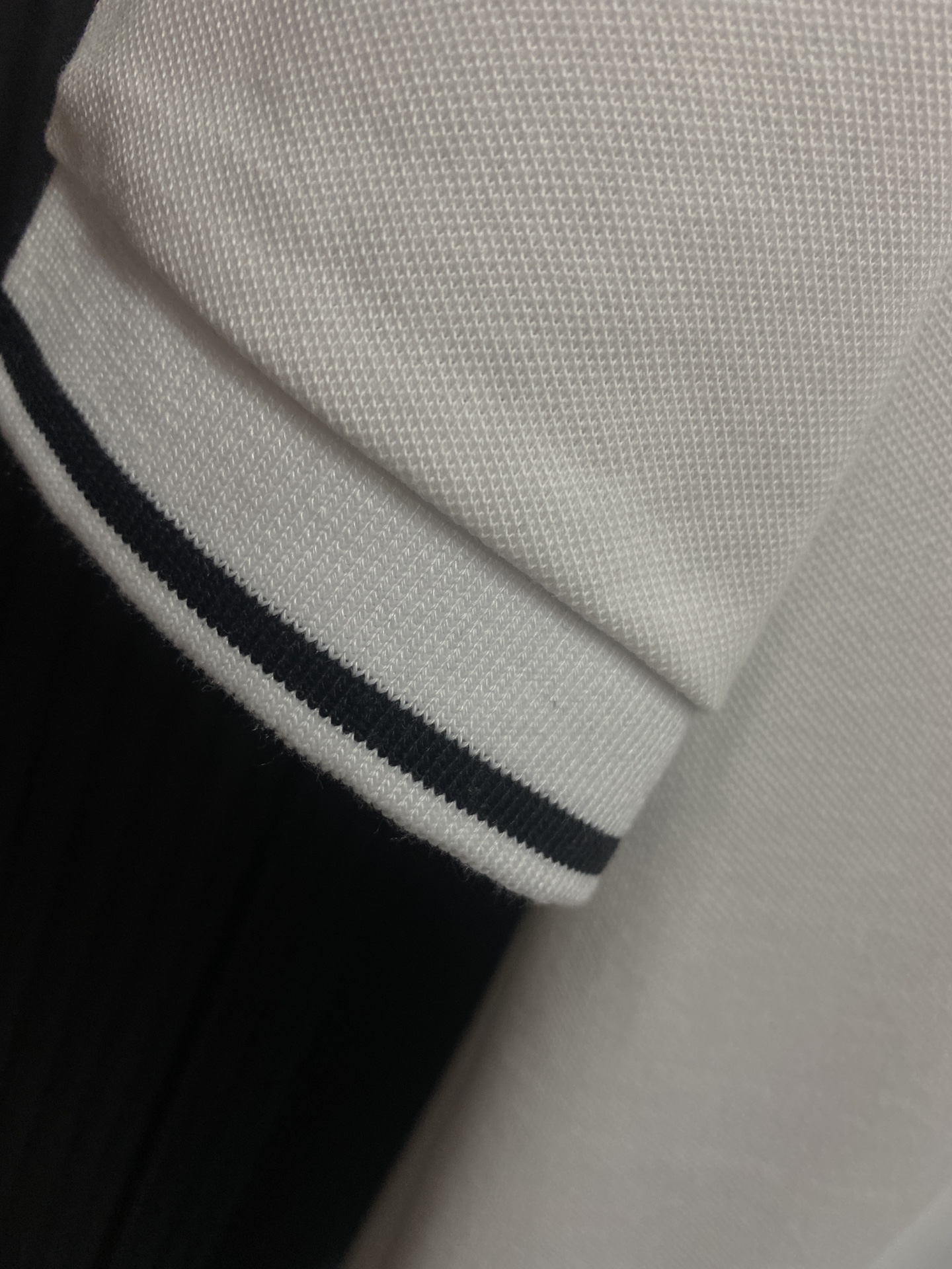 フェンディ 2024新作 スーパーコピー 半袖 Tシャツ コットン ホワイト 柔らかい 高級 ポロシャツ_7
