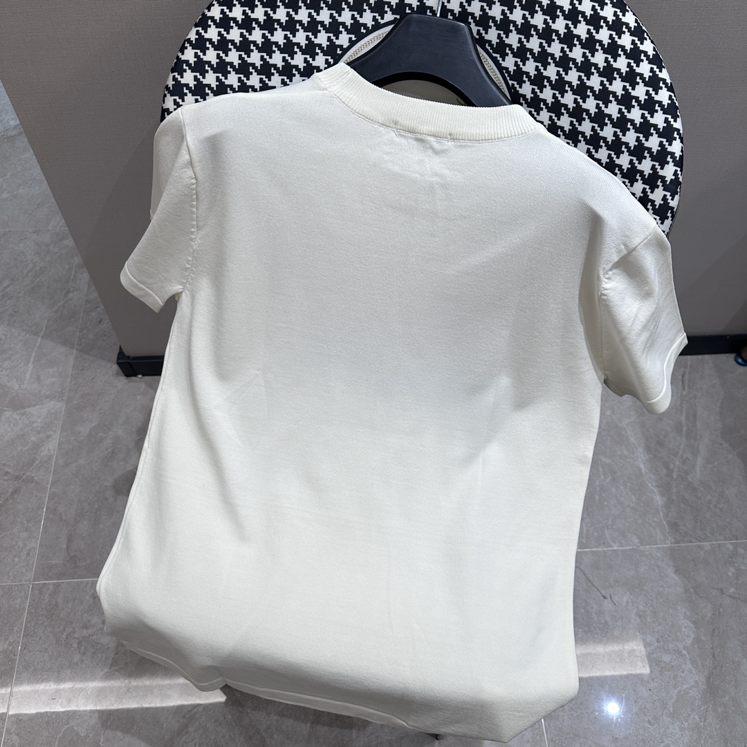 フェンディ n級品 スーパーコピー 半袖 Tシャツ コットン ホワイト 柔らかい 高級 花柄_2