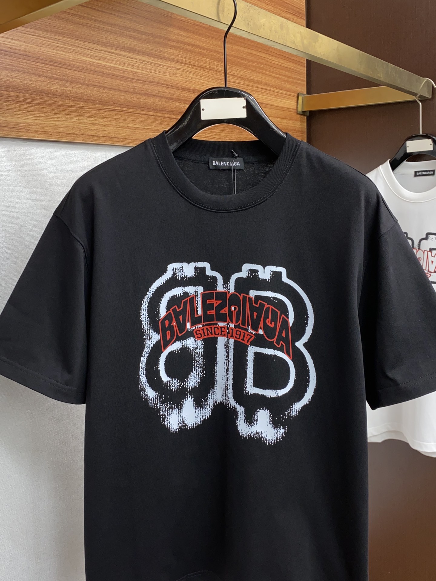 人気 セールバレンシアガtシャツ コーデスーパーコピー 半袖Tシャツ  柔らかい コットン素材_2