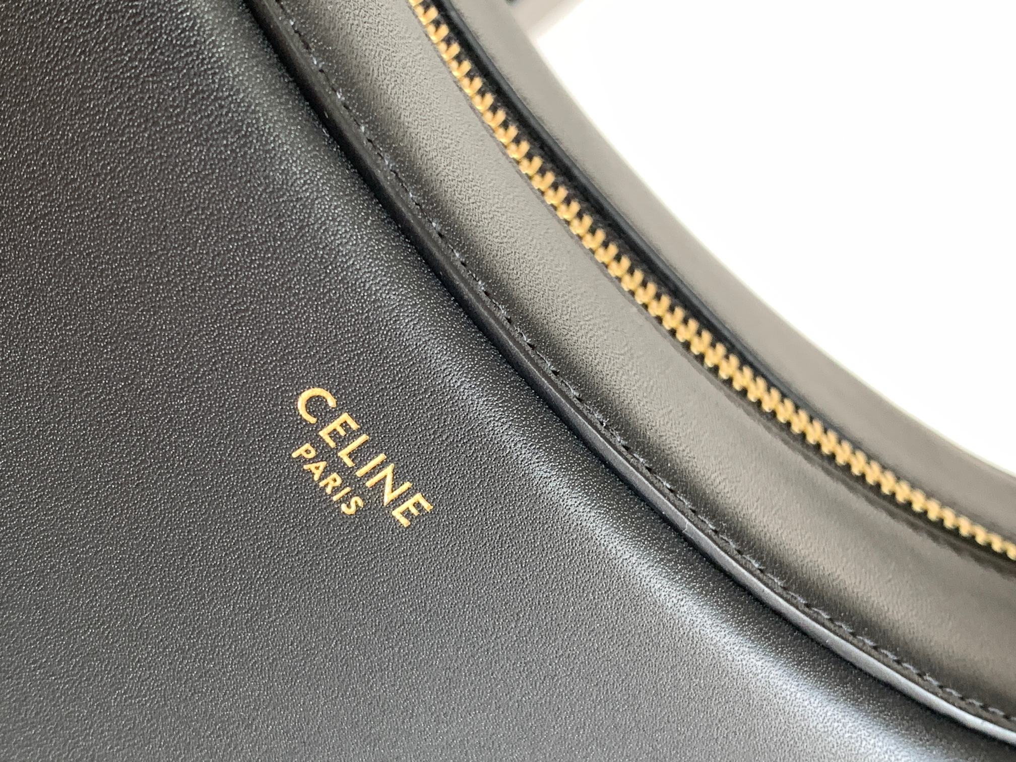 存在感のある　セリーヌ　バッグ 公式n級品　高品質の本革素材　手触りが柔らかく_4