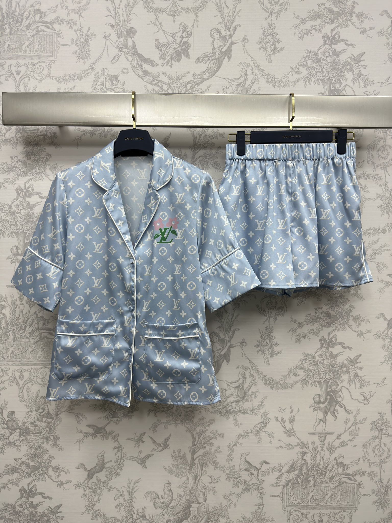 品質保証 新作登場ルイヴィトン寝る服セットコピー春夏の花柄パジャマセット　フランス風_1