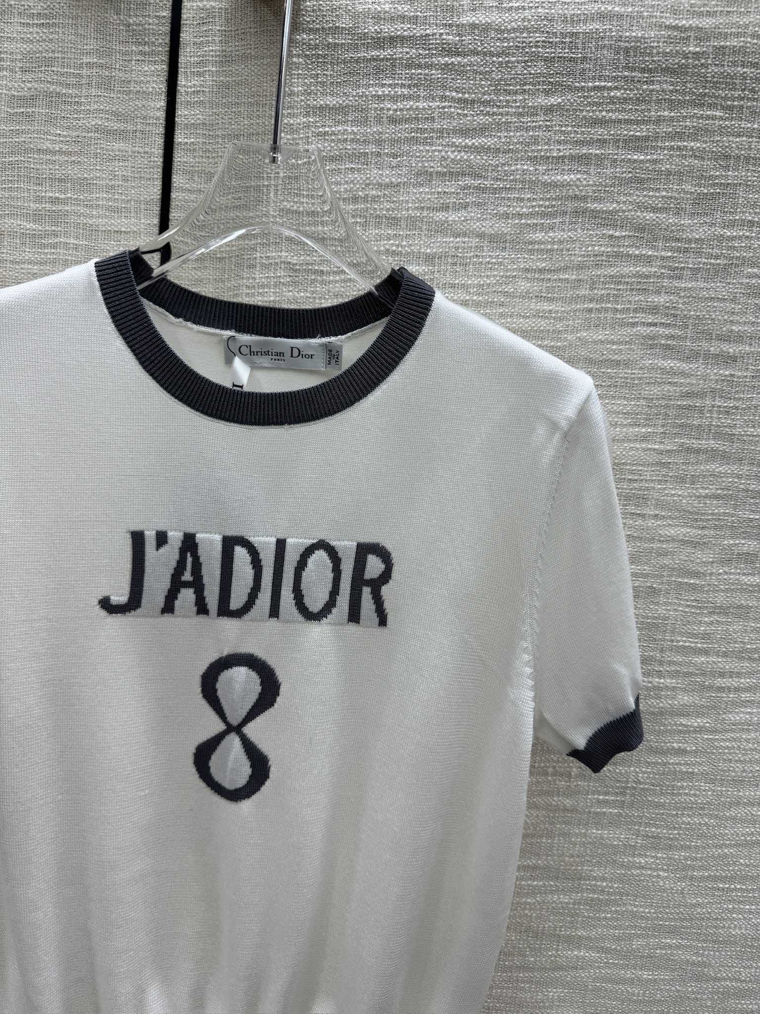 限定セール 低価dior 半袖tシャツ偽物2024年の春夏最新コレクション ラウンドネック 数字8のロゴ_2