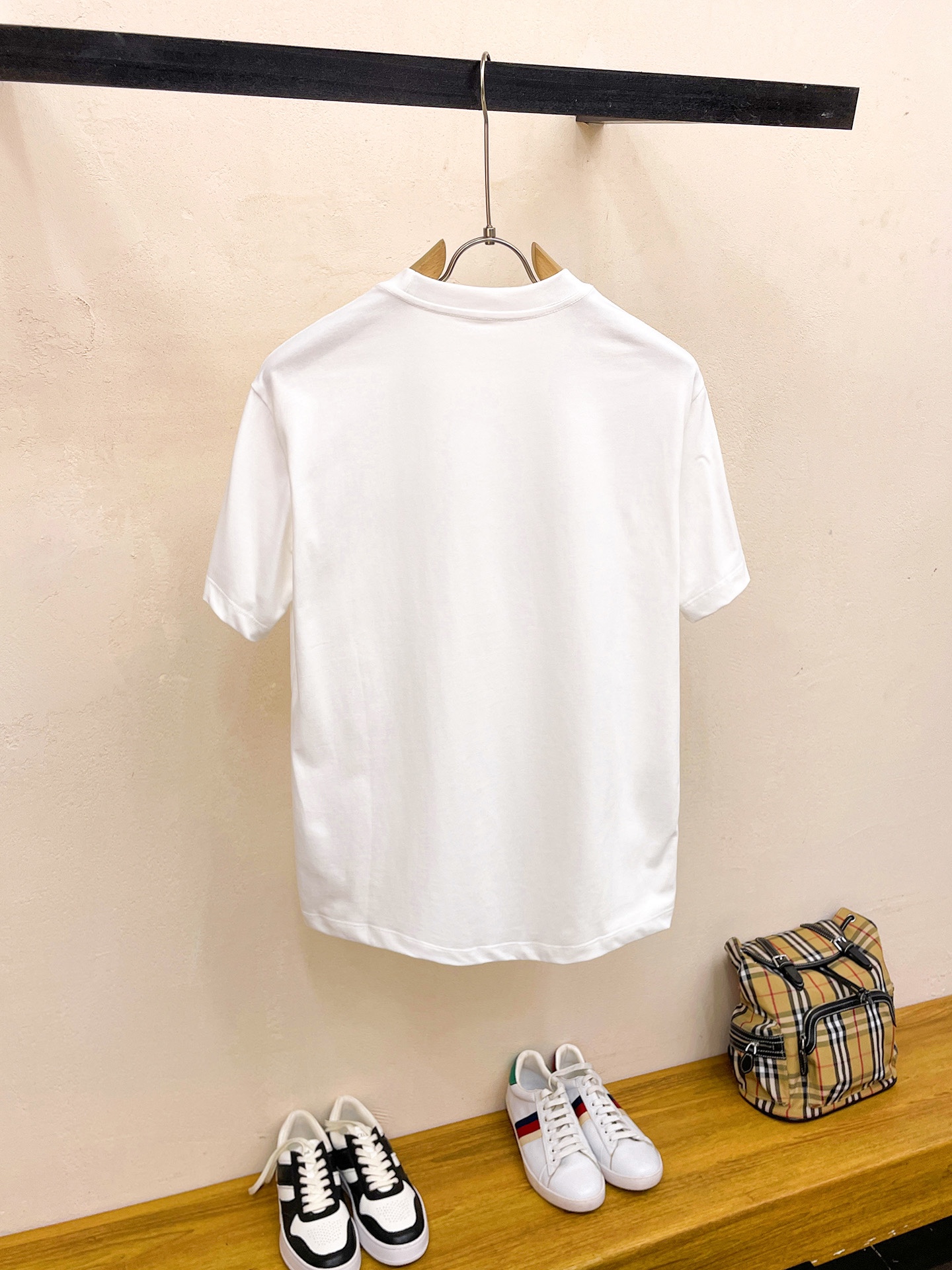 品質保証 定番プラダ 半袖tシャツ偽物 ブランドのエッセンス 優れたデザイン_2