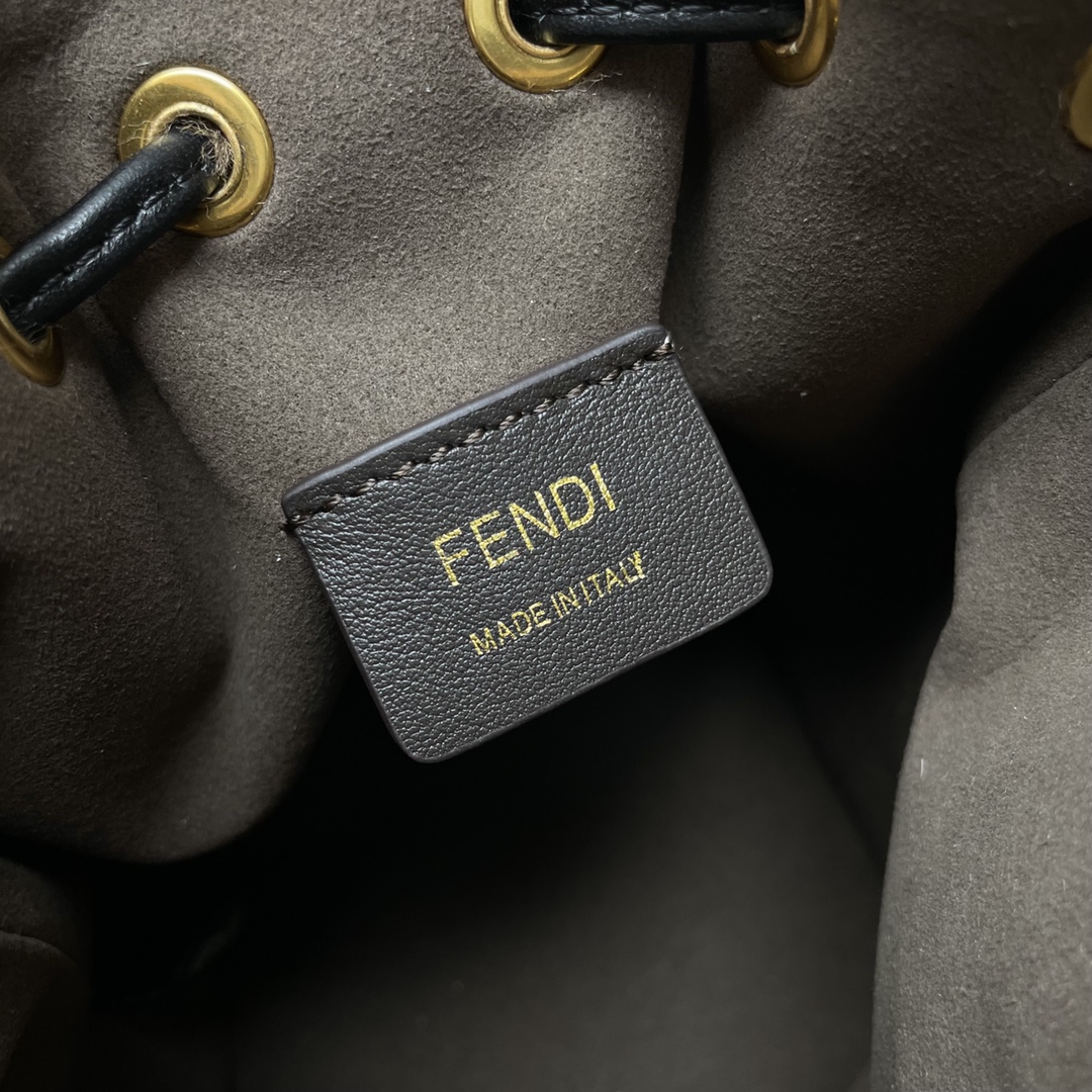 春冬新登場のfendi カバン ショルダースーパーコピー　ファー素材　秋冬にぴったり_7