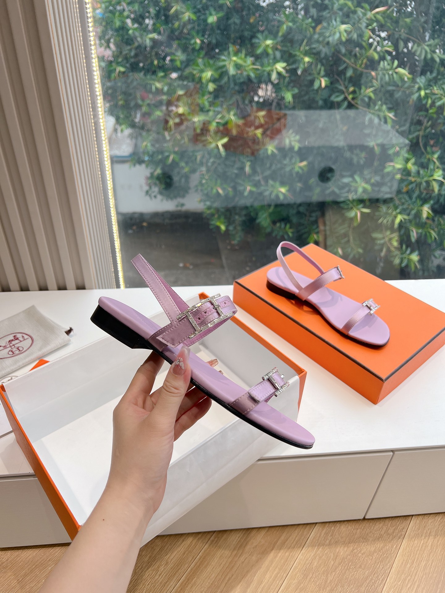 大人気個性がある 雰囲気エルメス人気サンダルn級品 ファッション 快適 純鋼 ケリーバックルハードウェア_5