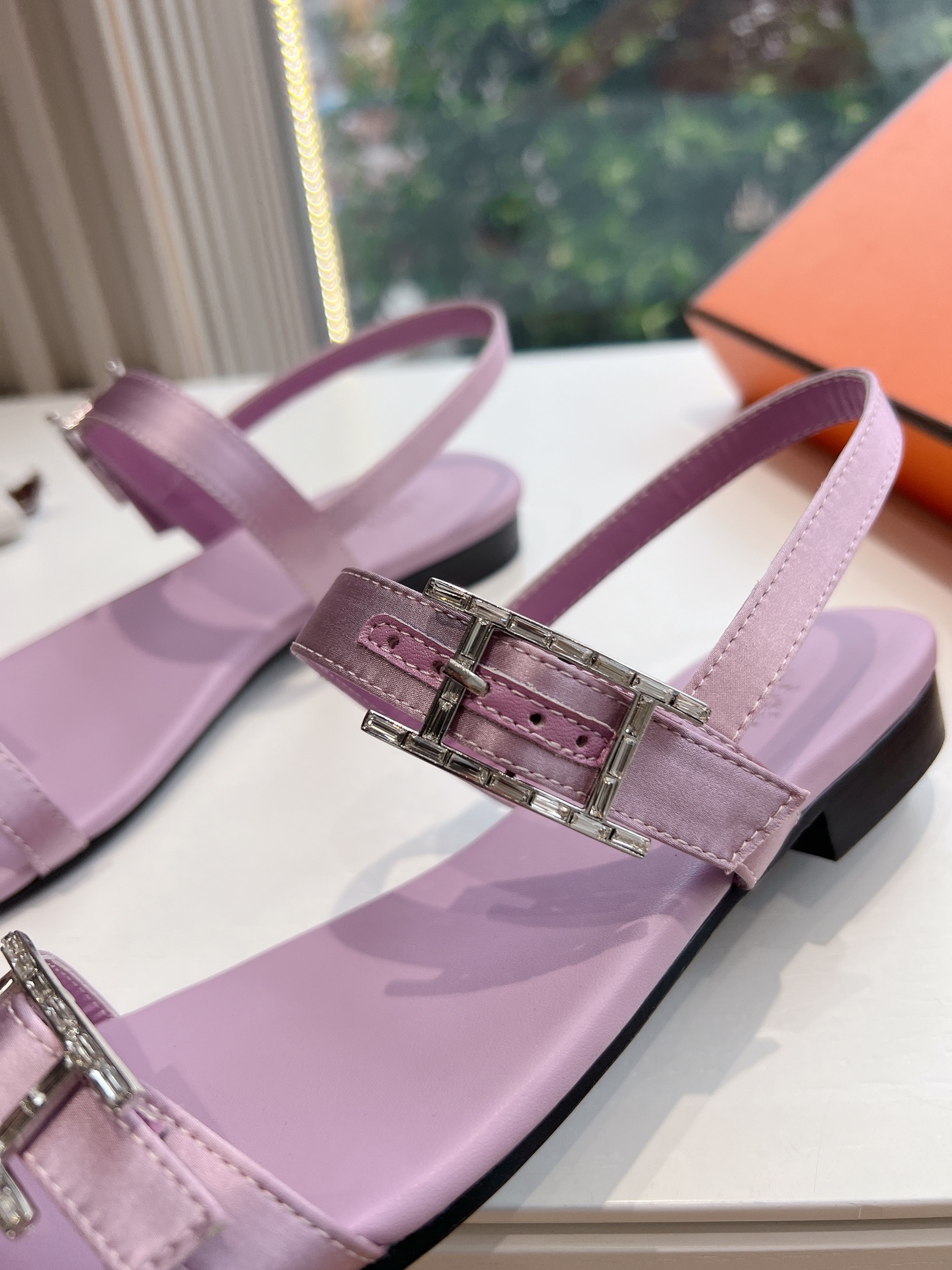 大人気個性がある 雰囲気エルメス人気サンダルn級品 ファッション 快適 純鋼 ケリーバックルハードウェア_8