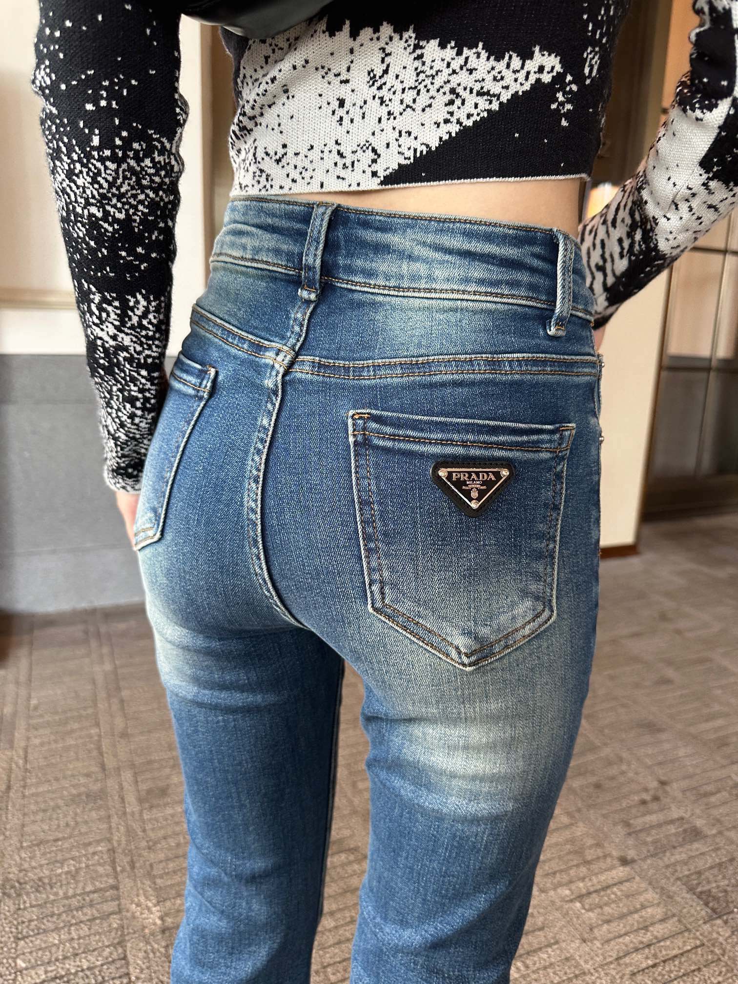 大人気個性がある 雰囲気メンズプラダパンツコピージーンズ フレアパンツのデザイン_4