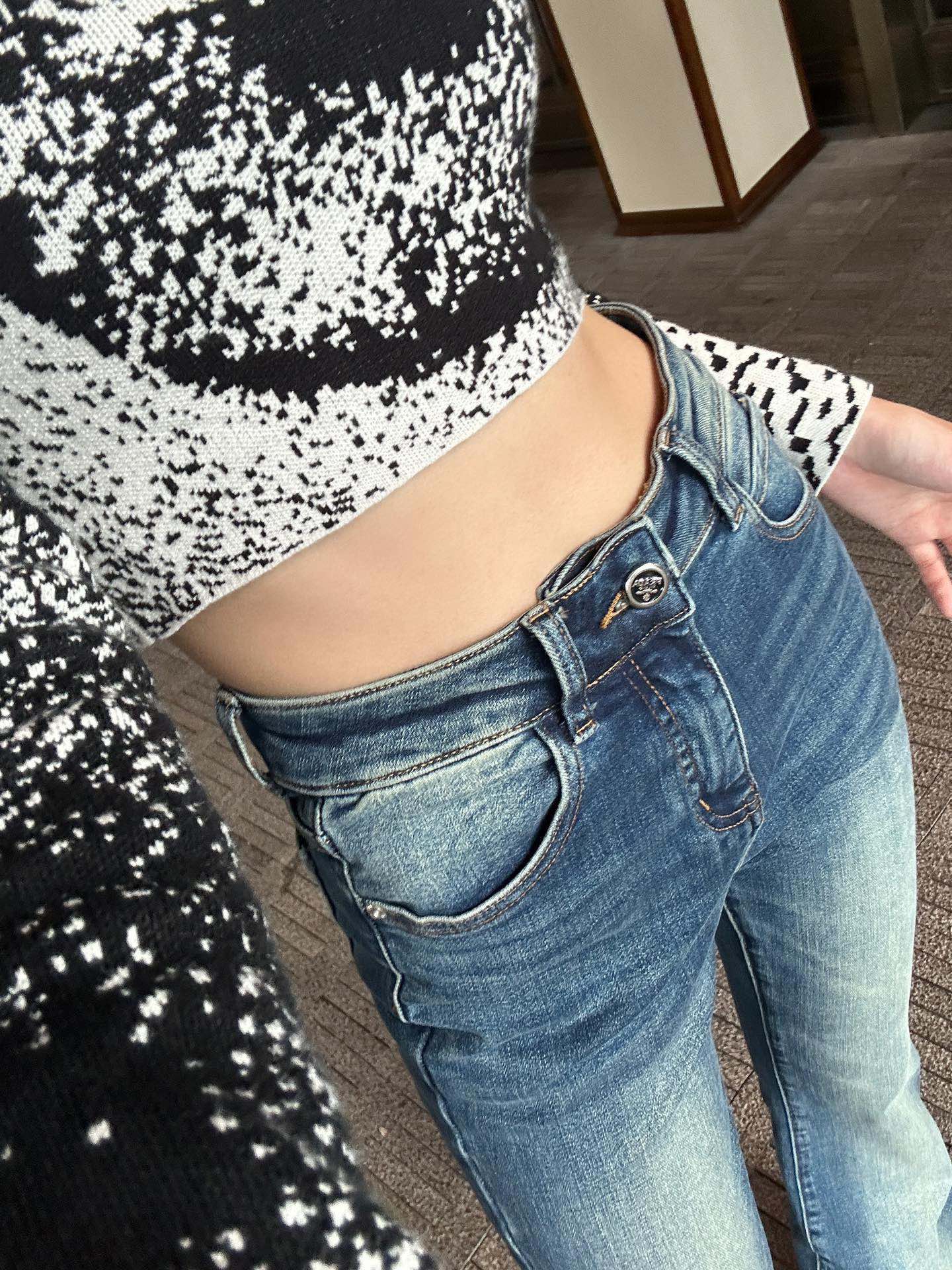 大人気個性がある 雰囲気メンズプラダパンツコピージーンズ フレアパンツのデザイン_5