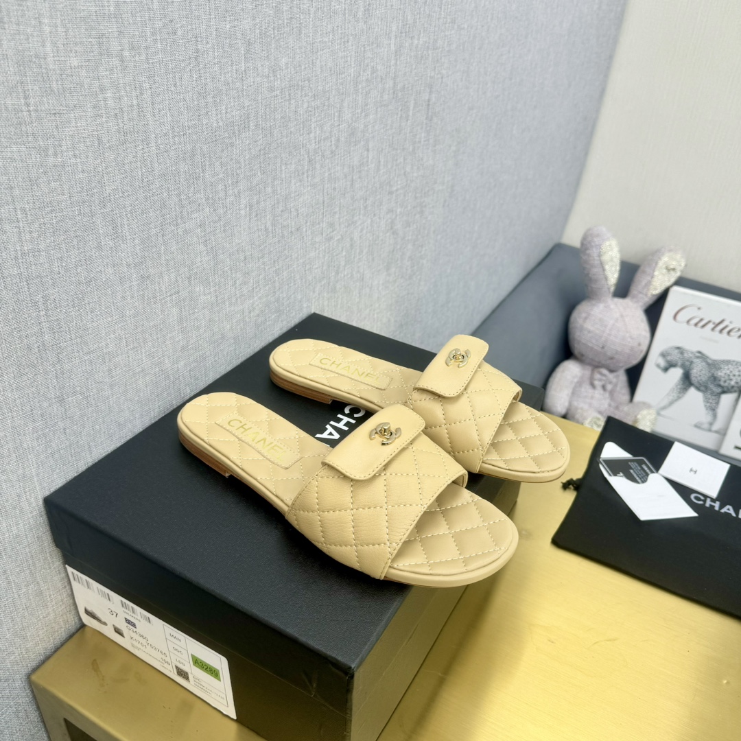 HOT100%新品サンダルシャネル スーパーコピー 高級感あふれる仕上がり 快適 機能性_3
