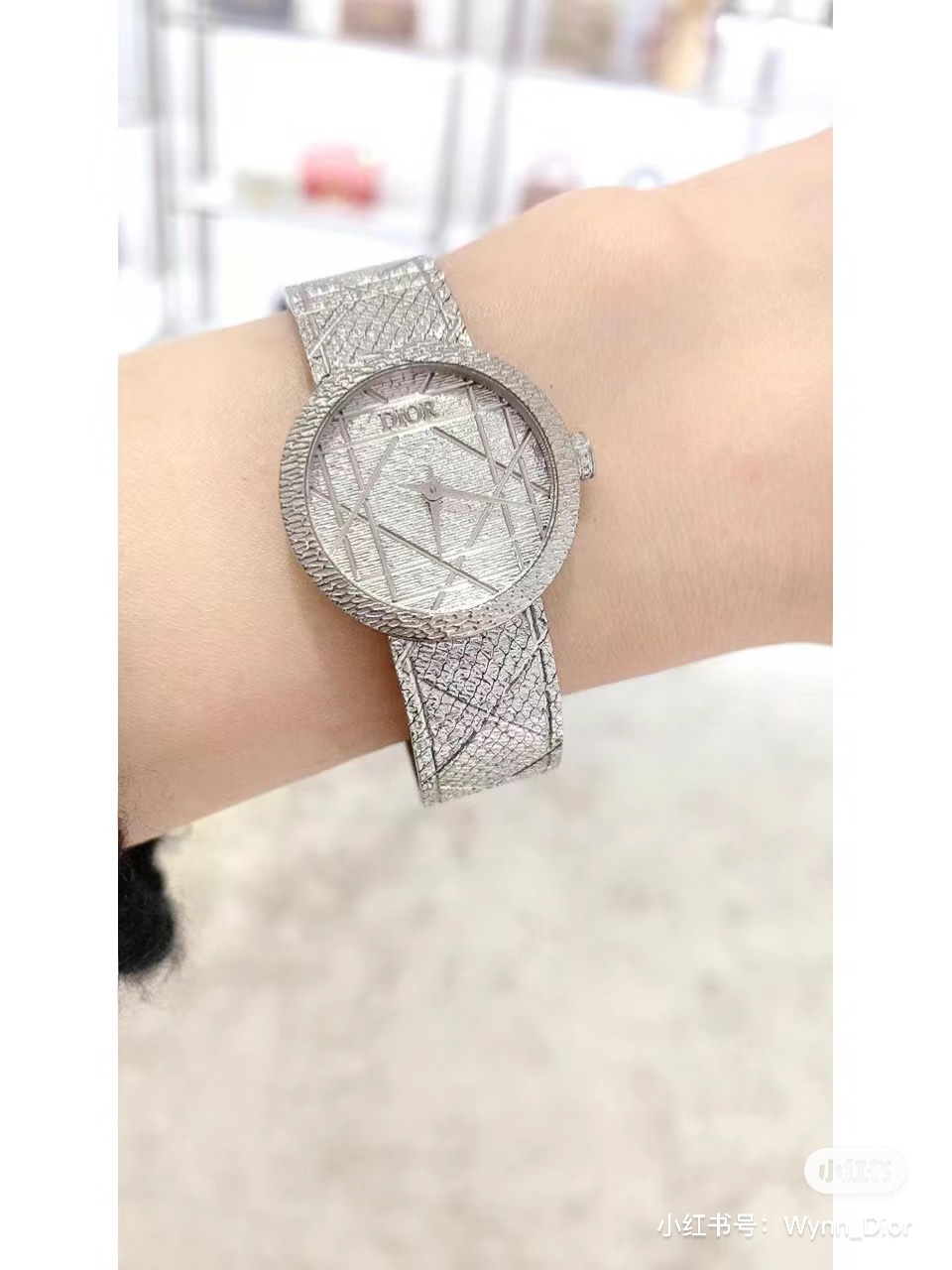 人気セールディオール時計スーパーコピー 優美な曲線デザイン ダイヤモンド_1